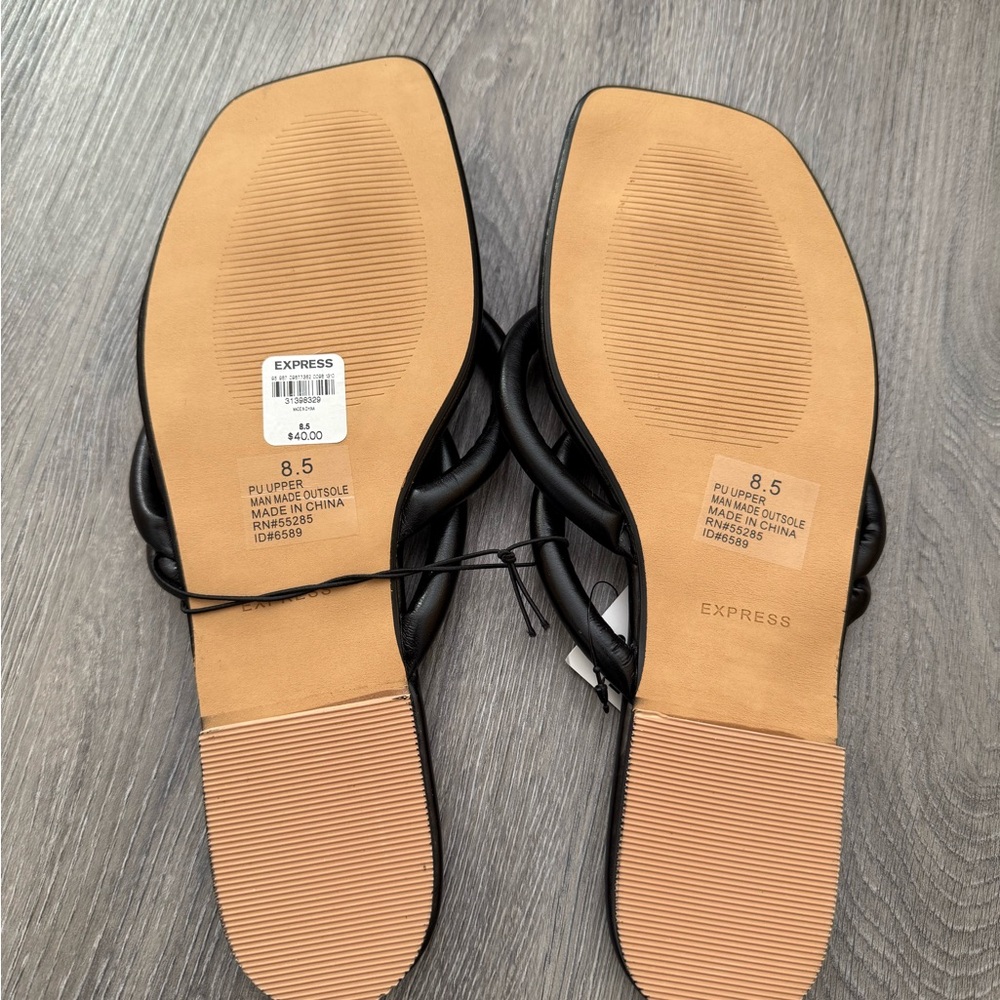 Express Brand New Black Slip On Sandals Size 8.5 - Picture 2 of 3